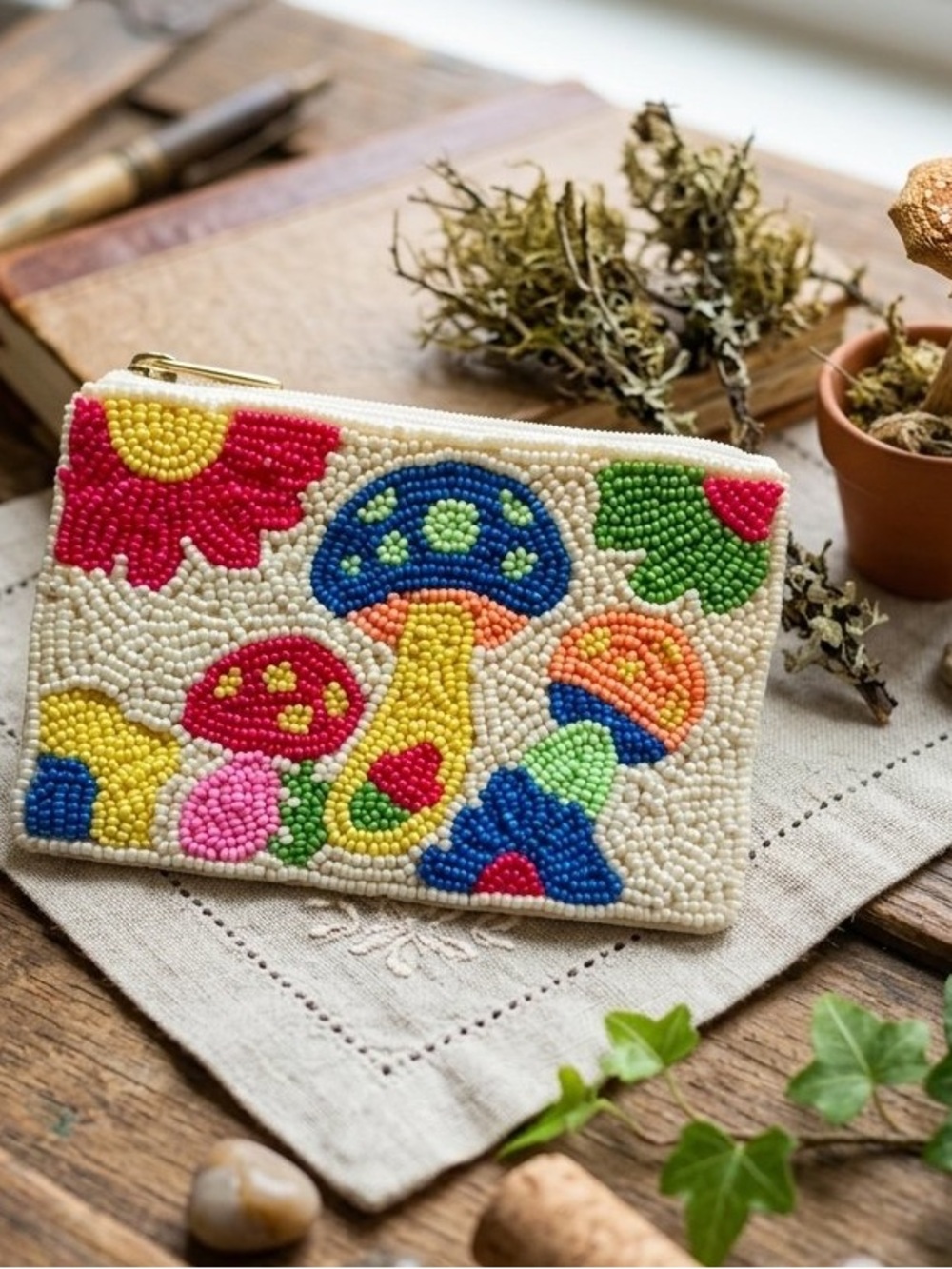 Fully Beaded Mushroom Pattern Coin Purse
